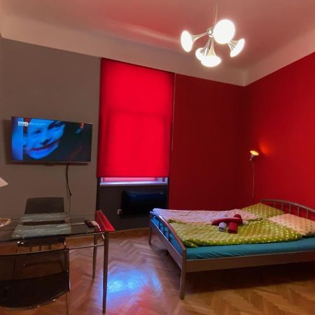 Apartment B42 Bed And Cafe Prag Exteriör bild