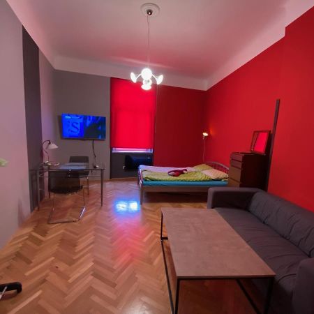 Apartment B42 Bed And Cafe Prag Exteriör bild