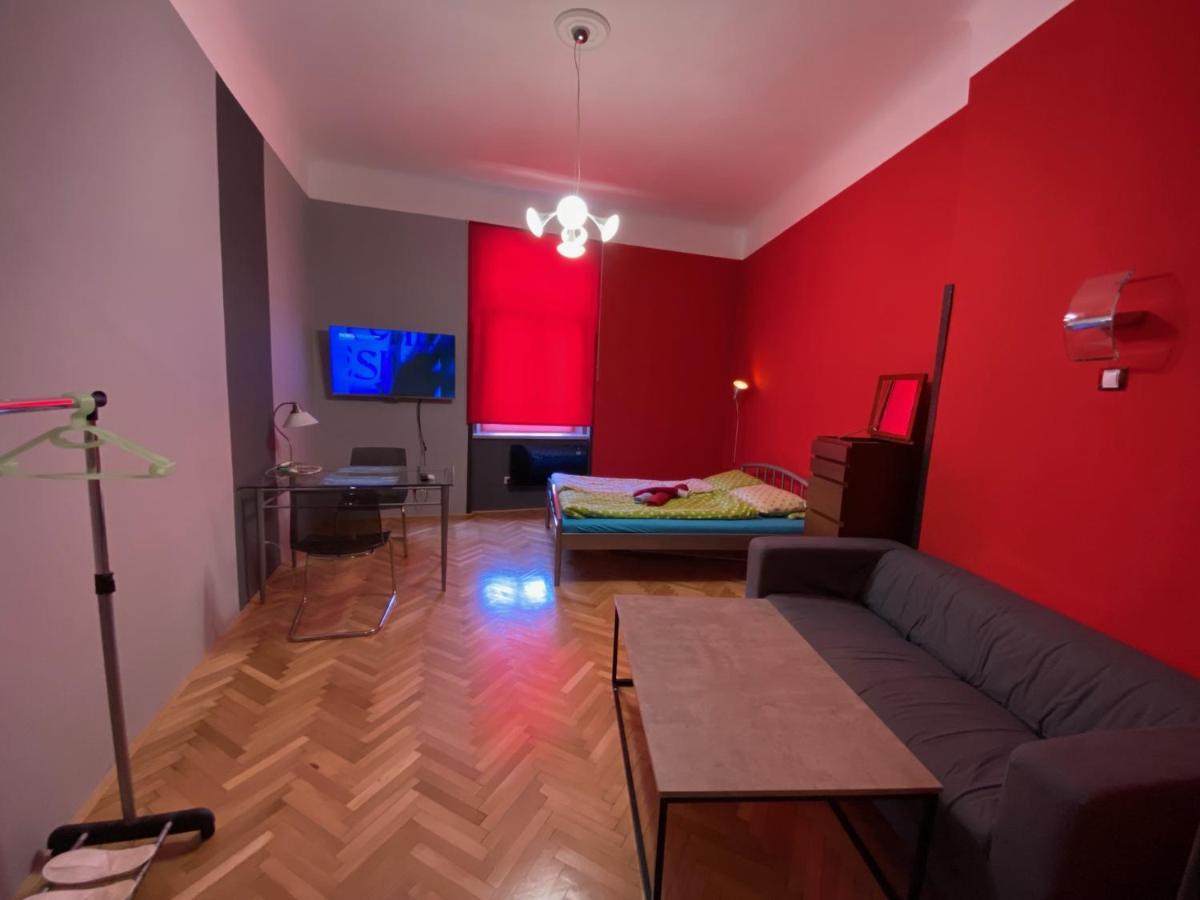 Apartment B42 Bed And Cafe Prag Exteriör bild